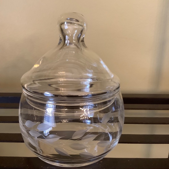 Vintage W J Hughes Cornflower Dish With Lid - Picture 2 of 3